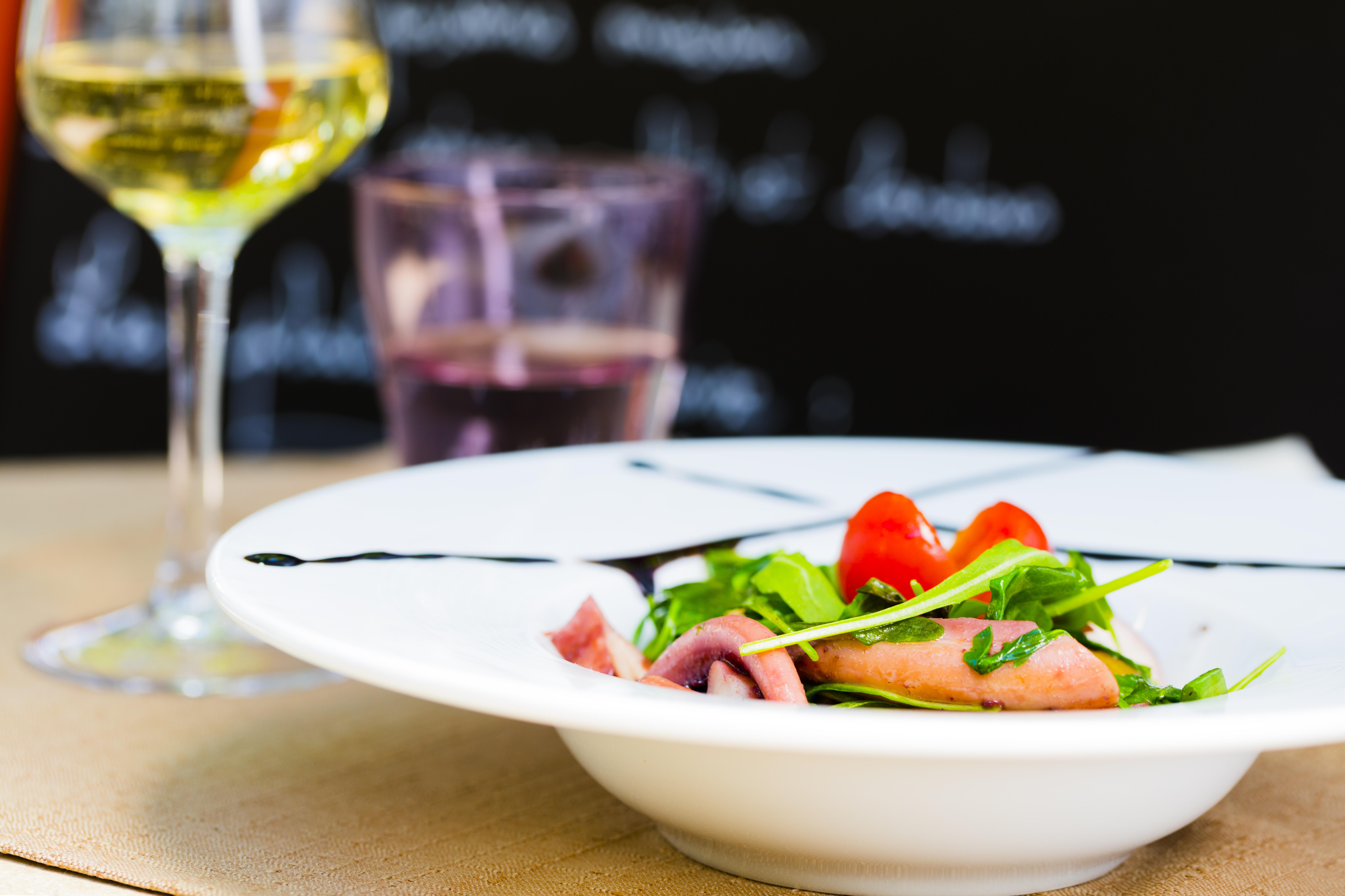 Logis Hotel Restaurant Le Cours Saint-Gilles  Exterior photo